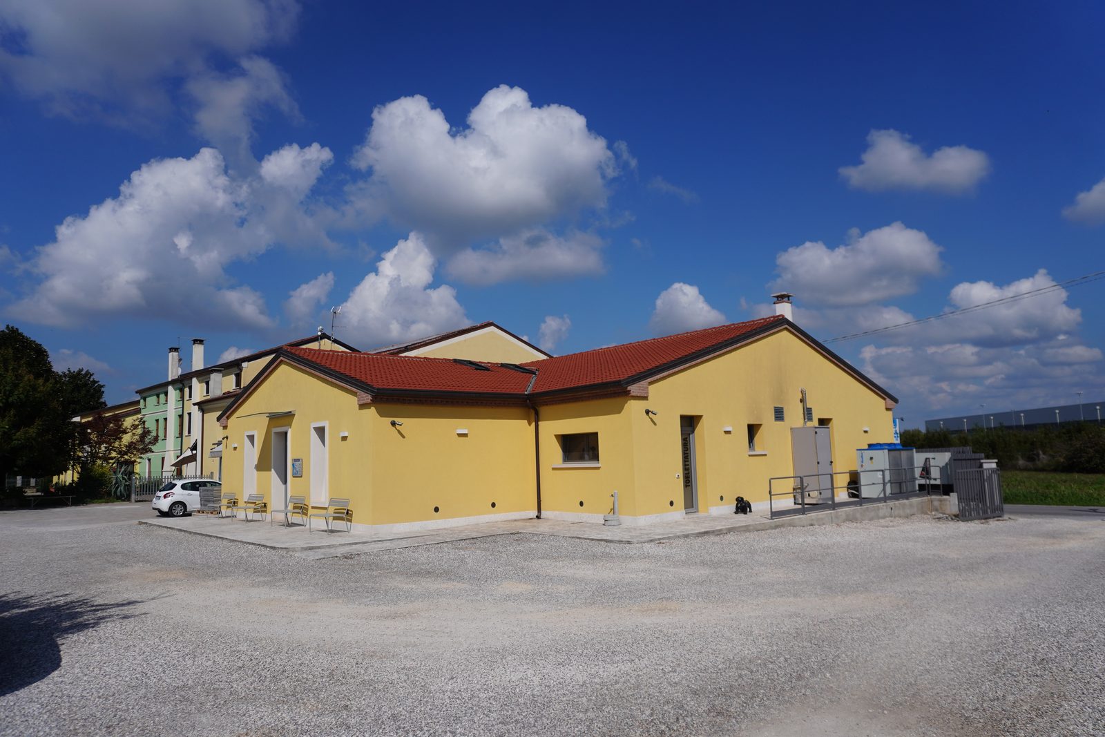 Il parcheggio davanti alla clinica – Clinica Veterinaria Rigo, Villa Bartolomea
